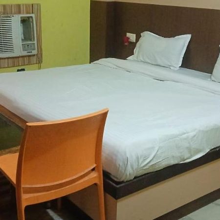Hotel Crystal Inn Λάκναου Εξωτερικό φωτογραφία