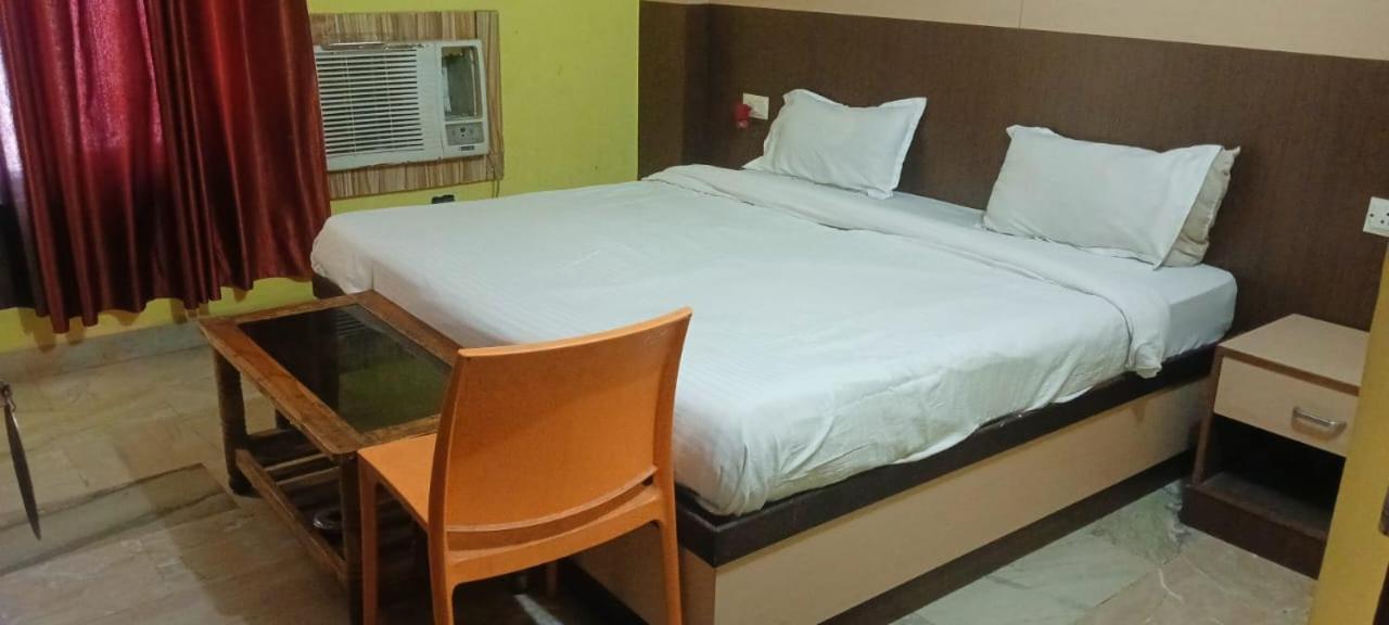 Hotel Crystal Inn Λάκναου Εξωτερικό φωτογραφία